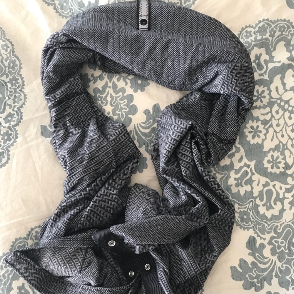 Lululemon Vinyasa Scarf